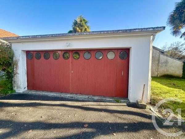 Maison à vendre  6 pièces - 215 m 2   PAU  - 64