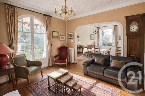 Maison à vendre  6 pièces - 215 m 2   PAU  - 64