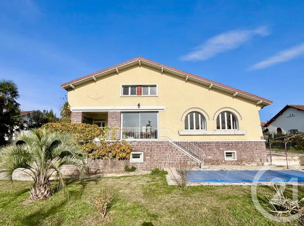 Maison à vendre  6 pièces - 215 m 2   PAU  - 64