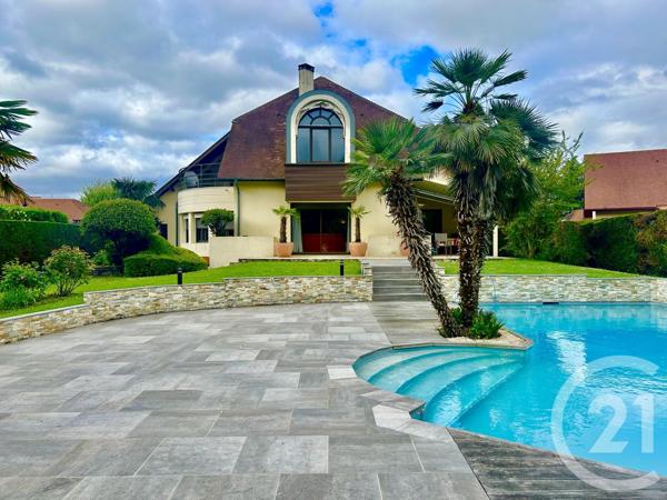 Maison à vendre  6 pièces - 215 m 2   PAU  - 64