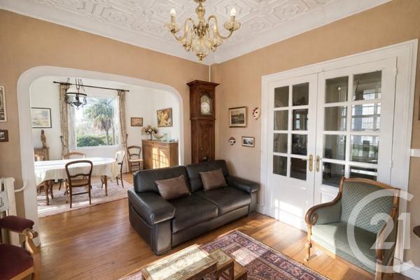 Maison à vendre  6 pièces - 215 m 2   PAU  - 64