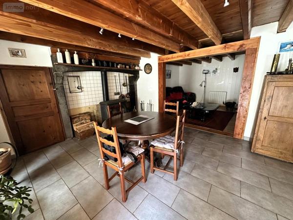 Maison à vendre à Neuvéglise-sur-Truyère dans le Cantal (15260), ref : 15046-47