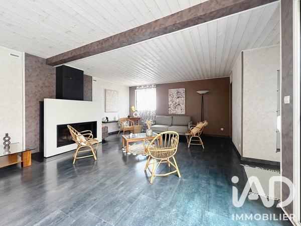 Maison à vendre 5 pièces 206 m² Saint-Pierre-du-Mont