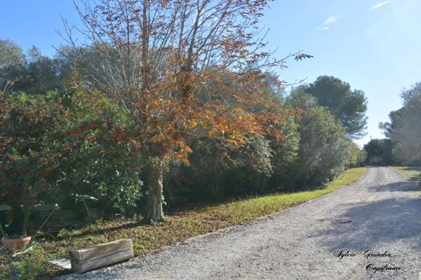 Dpt Bouches du Rhône (13), à vendre SAINT CHAMAS maison P7 de 165 m² - Terrain de 5 840,00 m² - Plain pied