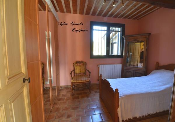 Dpt Bouches du Rhône (13), à vendre SAINT CHAMAS maison P7 de 165 m² - Terrain de 5 840,00 m² - Plain pied