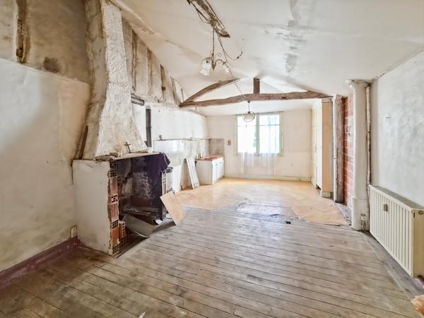 Maison de rue - Immeuble de 205m2 avec cave et jardin à Vic-Fezensac