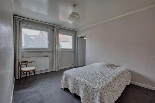 Appartement 10 pièces - 179 m²