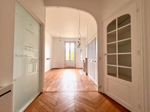 Local commercial Montereau Fault Yonne 2 pièce(s) 33 m2