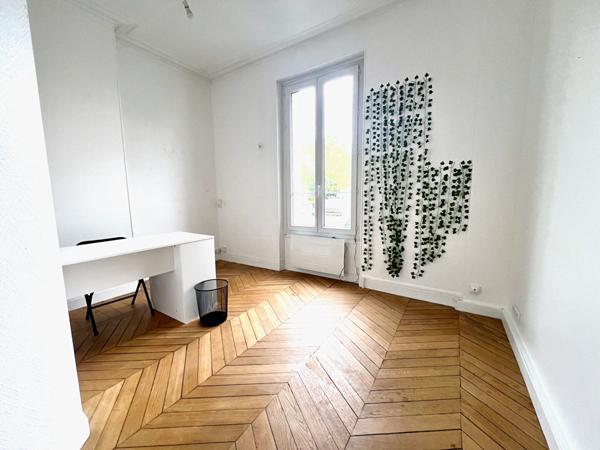 Local commercial Montereau Fault Yonne 2 pièce(s) 33 m2