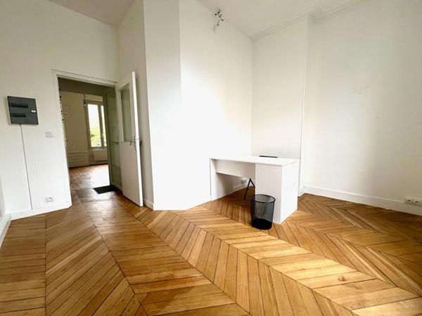 Local commercial Montereau Fault Yonne 2 pièce(s) 33 m2