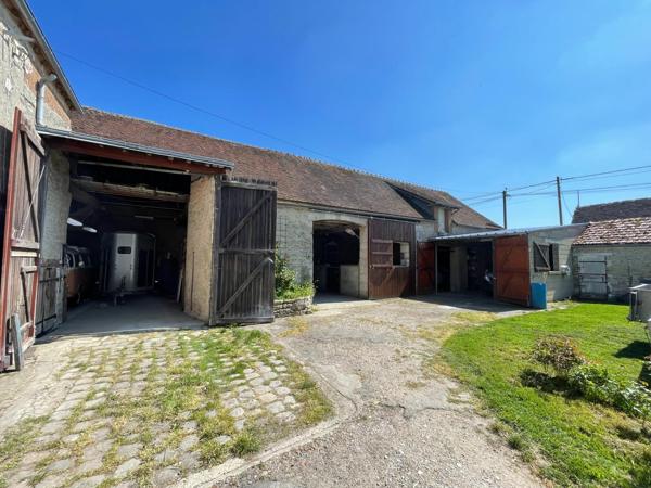 CORPS DE FERME avec dépendances