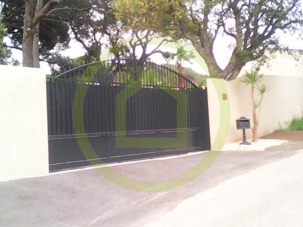 Maison à ROQUEBRUNE SUR ARGENS (83520)