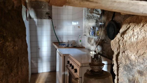 SAINT PAL DE MONS 43620 rare à la vente EXCLUSIVITE authentique fermette en pierre offrant une vue panoramique sur les sucs et les villages environnants