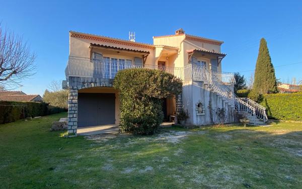 Maison à vendre    5 pièces •  Mallemort