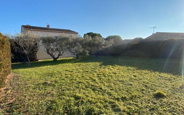 Maison à vendre    5 pièces •  Mallemort