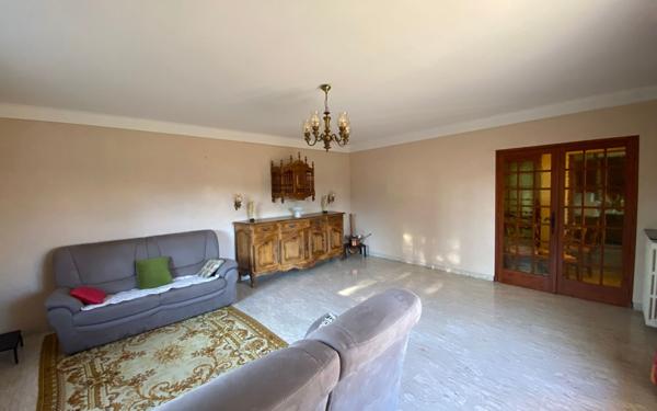 Maison à vendre    5 pièces •  Mallemort