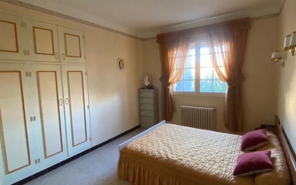 Maison à vendre    5 pièces •  Mallemort