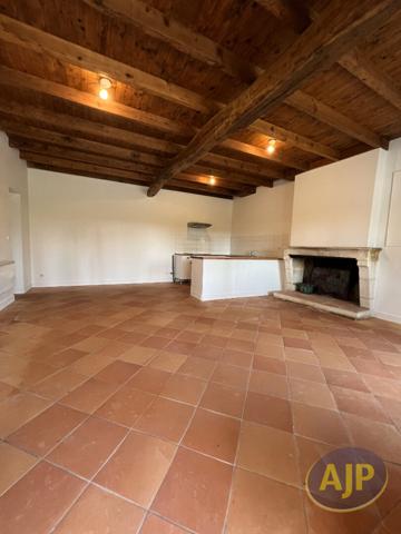 Location appartement Saint Yzans De Medoc : 740 € - AJP Lesparre Immobilier