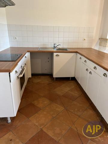 Location appartement Saint Yzans De Medoc : 740 € - AJP Lesparre Immobilier