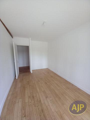 Location appartement Saint Yzans De Medoc : 740 € - AJP Lesparre Immobilier