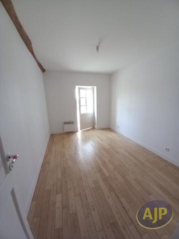 Location appartement Saint Yzans De Medoc : 740 € - AJP Lesparre Immobilier
