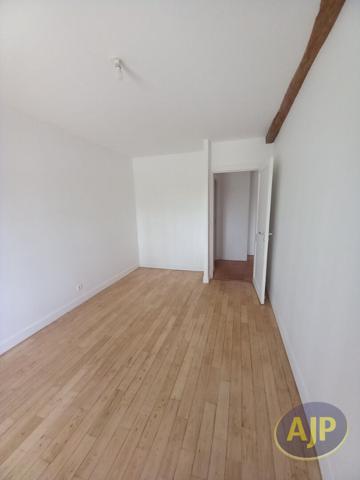 Location appartement Saint Yzans De Medoc : 740 € - AJP Lesparre Immobilier