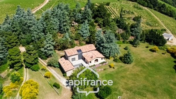 Propriété d’Exception – Domaine Privé en AOP Cornas // L’Art de Vivre, l’Élégance et la Nature en Harmonie