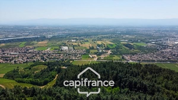 Propriété d’Exception – Domaine Privé en AOP Cornas // L’Art de Vivre, l’Élégance et la Nature en Harmonie