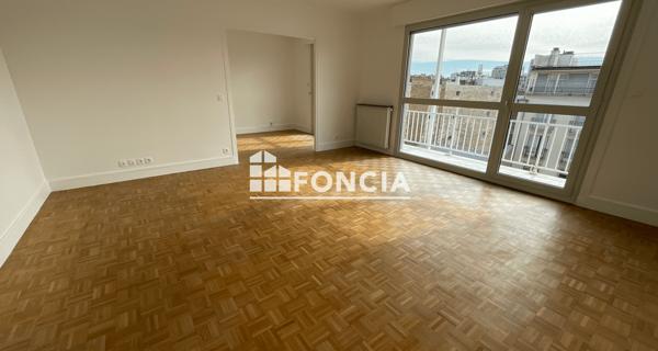 Location Appartement 4 pièces 90.18 m² - Paris 75015