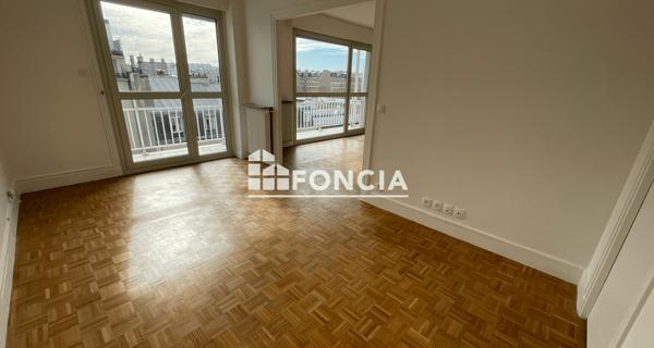 Location Appartement 4 pièces 90.18 m² - Paris 75015