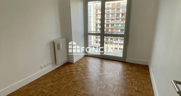 Location Appartement 4 pièces 90.18 m² - Paris 75015