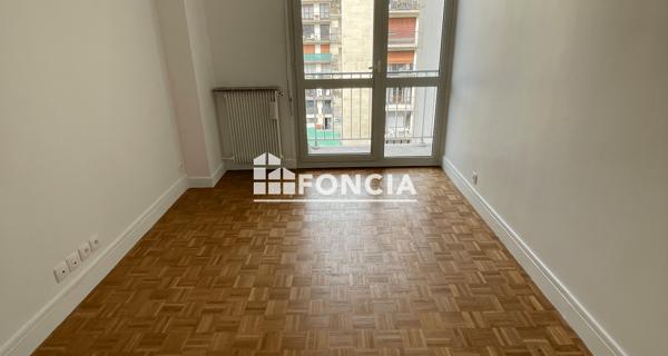 Location Appartement 4 pièces 90.18 m² - Paris 75015