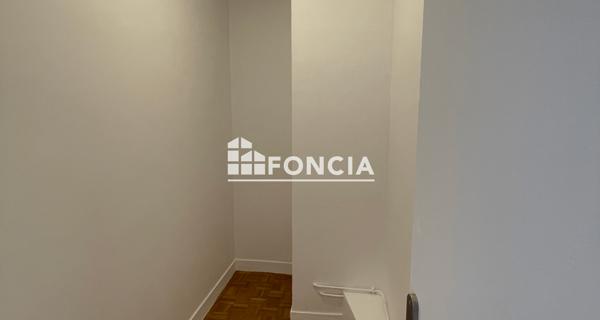 Location Appartement 4 pièces 90.18 m² - Paris 75015
