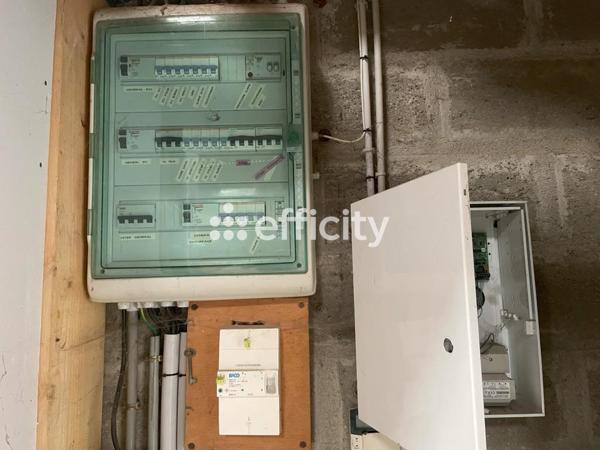 Local Commercial 4 pièces - 300 m²