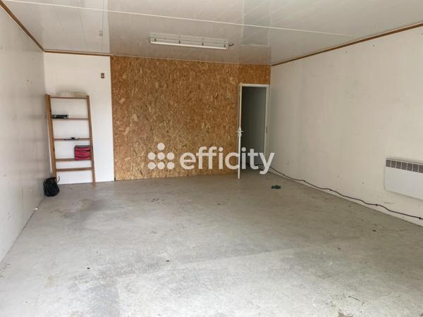 Local Commercial 4 pièces - 300 m²