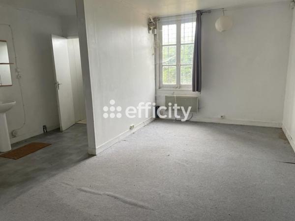 Local Commercial 4 pièces - 300 m²