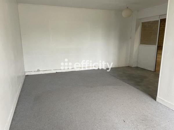 Local Commercial 4 pièces - 300 m²