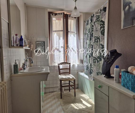 Charmante maison en pierre à petit prix  4 pièces),113 m2