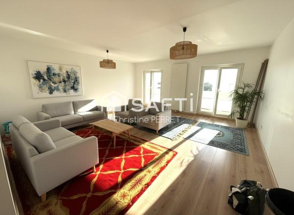 Appartement T4 Lumineux dernier étage avec Terrasse