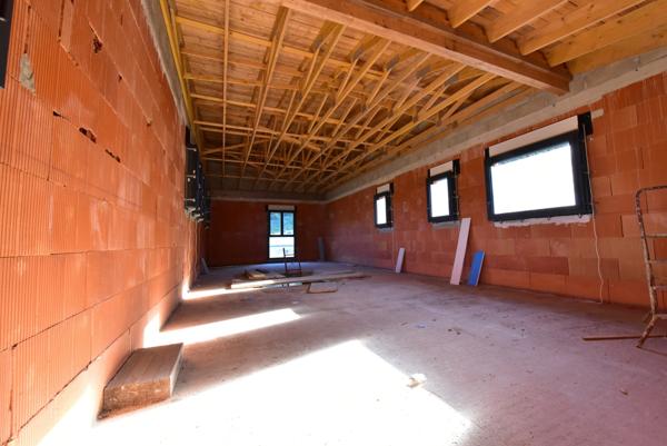 Maison neuve à terminer