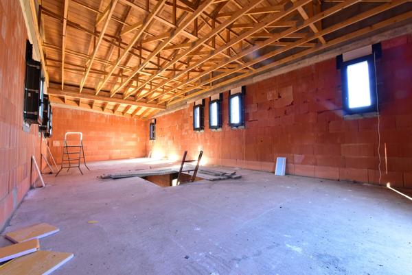 Maison neuve à terminer