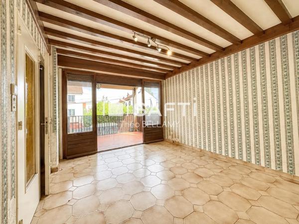 Pavillon à rénover au beau potentiel