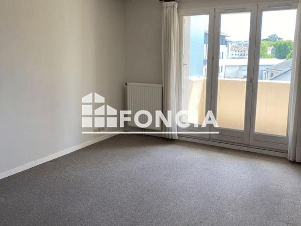 Location Appartement 3 pièces 71.6 m² - 11 BIS AVENUE BEZIOU Billere 64140