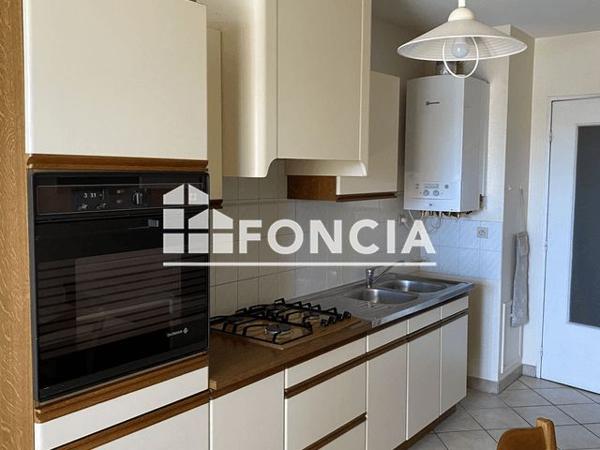 Location Appartement 3 pièces 71.6 m² - 11 BIS AVENUE BEZIOU Billere 64140