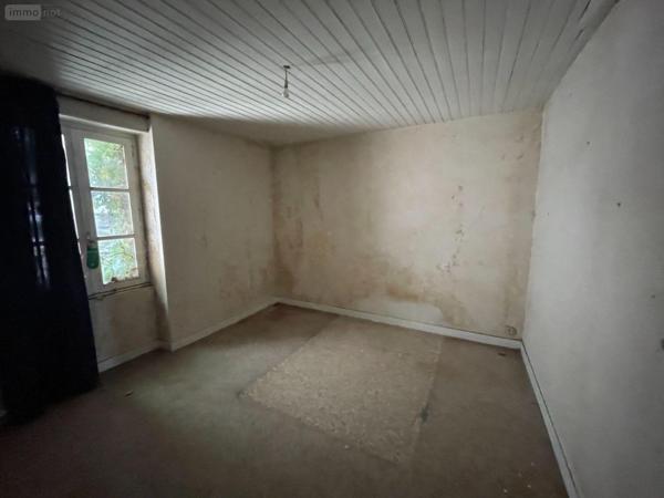 Maison à vendre à Javron-les-Chapelles en Mayenne (53250), ref : 557