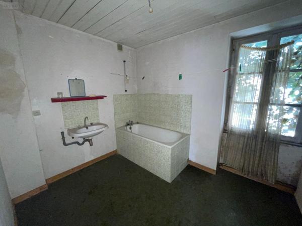 Maison à vendre à Javron-les-Chapelles en Mayenne (53250), ref : 557