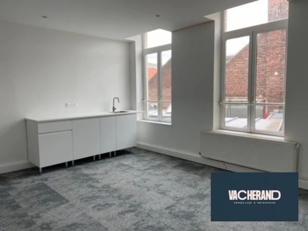 Bureaux lumineux de 115m²