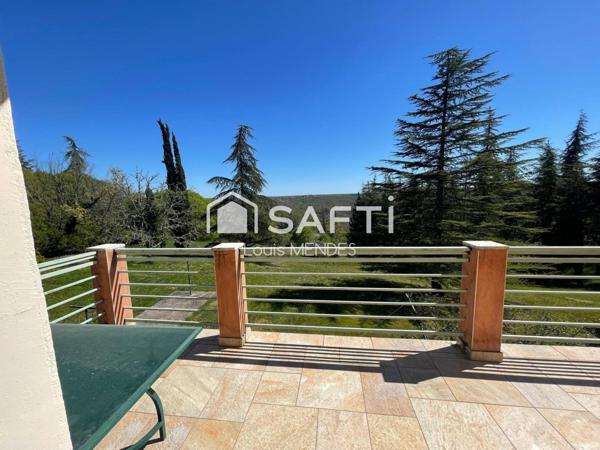 BELLE PROPRIETE AVEC PISCINE ET TERRAIN DE TENNIS SUR 23033 M² A 10 MINUTES DU CENTRE VILLE