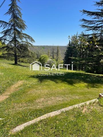 BELLE PROPRIETE AVEC PISCINE ET TERRAIN DE TENNIS SUR 23033 M² A 10 MINUTES DU CENTRE VILLE