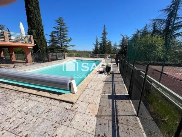 BELLE PROPRIETE AVEC PISCINE ET TERRAIN DE TENNIS SUR 23033 M² A 10 MINUTES DU CENTRE VILLE